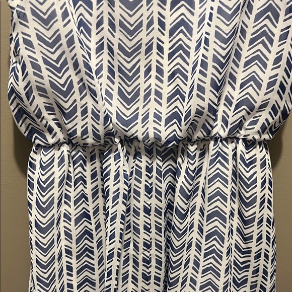 Chic Navy and White Patterned Dress - Picture 5 of 6